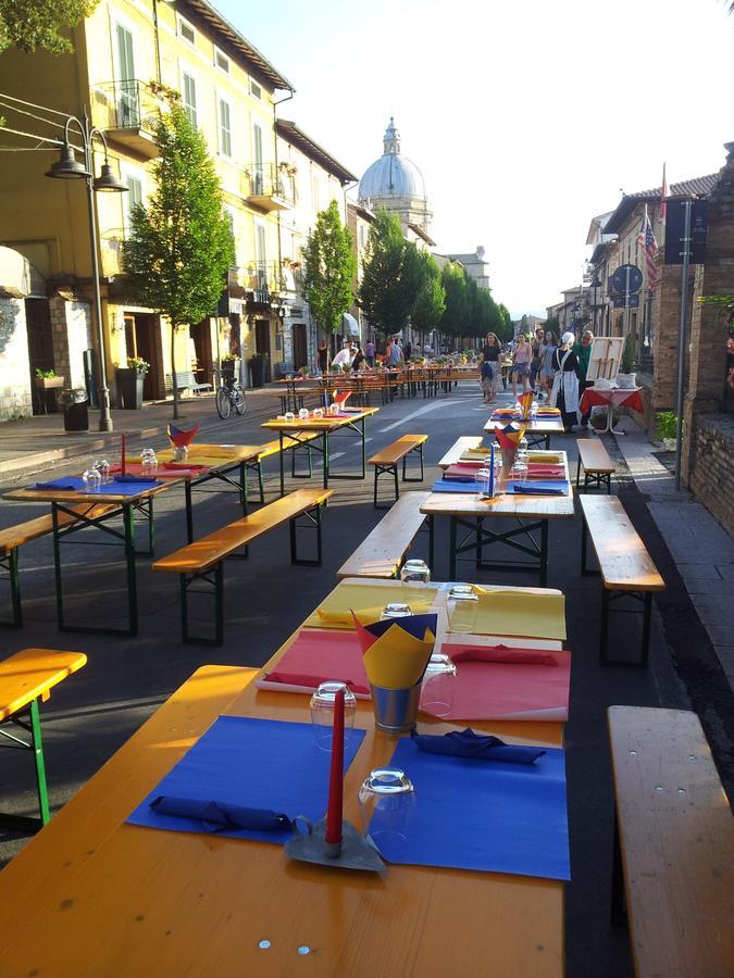 La Corte Degli Angeli Locazioni Turistiche Assisi Eksteriør billede